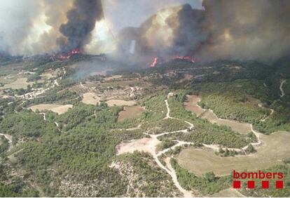 Vista aérea del fuego.