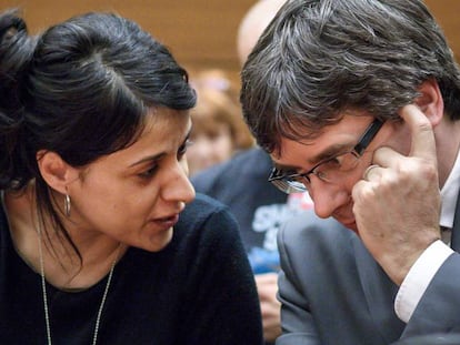 Anna Gabriel i Carles Puigdemont, aquest dilluns en un acte a Brussel·les.