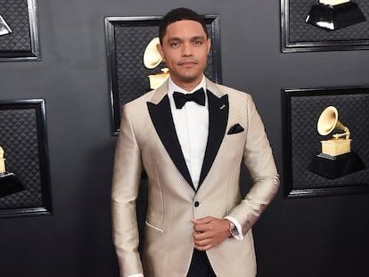 El cómico y escritor Trevor Noah, que presentará el domingo los Premios Grammy 2021.