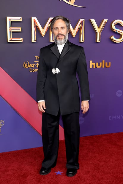 El actor mexicano Gael García Bernal, con un traje negro. 