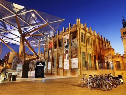 La antigua f&aacute;brica Casaramona, de Puig i Cadafalch, hoy sede de CaixaForum. 