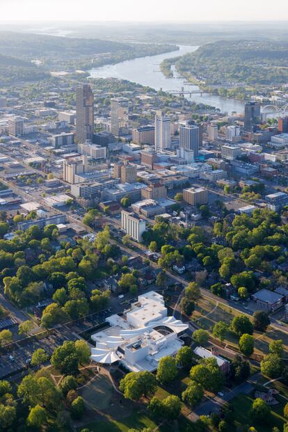 Vista aérea del Arkansas Museum of Fine Arts, diseñado por Jeanne Gang.