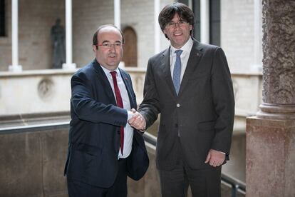 Miquel Iceta y Carles Puigemont, antes de la reunión.