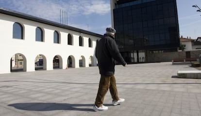 El nuevo Ayuntamiento de Lasarte-Oria, que lleva ocho meses cerrado desde el final de las obras.