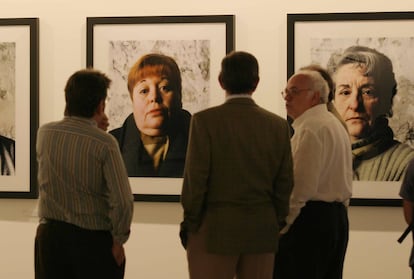 Exposición en el edificio Tabacalera de fotografías de Gonnord en 2005 en Madrid.