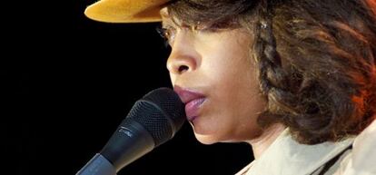 Erykah Badu, durante su actuación en el Circo Price.