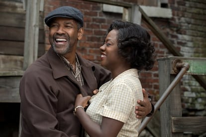 Davis ganó un Oscar y un Tony por interpretar, en años diferentes, a Rose en 'Fences', una obra del dramaturgo August Wilson.