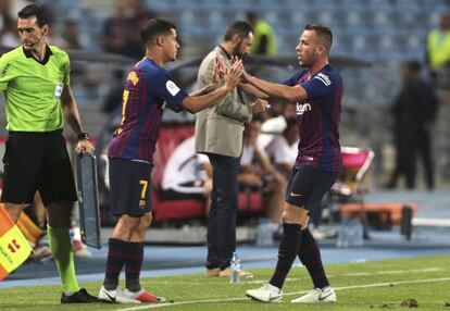 Coutinho sustituye a Arthur en la Supercopa de España.