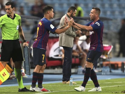 Coutinho sustituye a Arthur en la Supercopa de España.