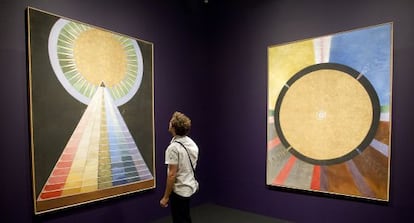 Dos de las obras de Hilma af Klint que pueden verse en Málaga.