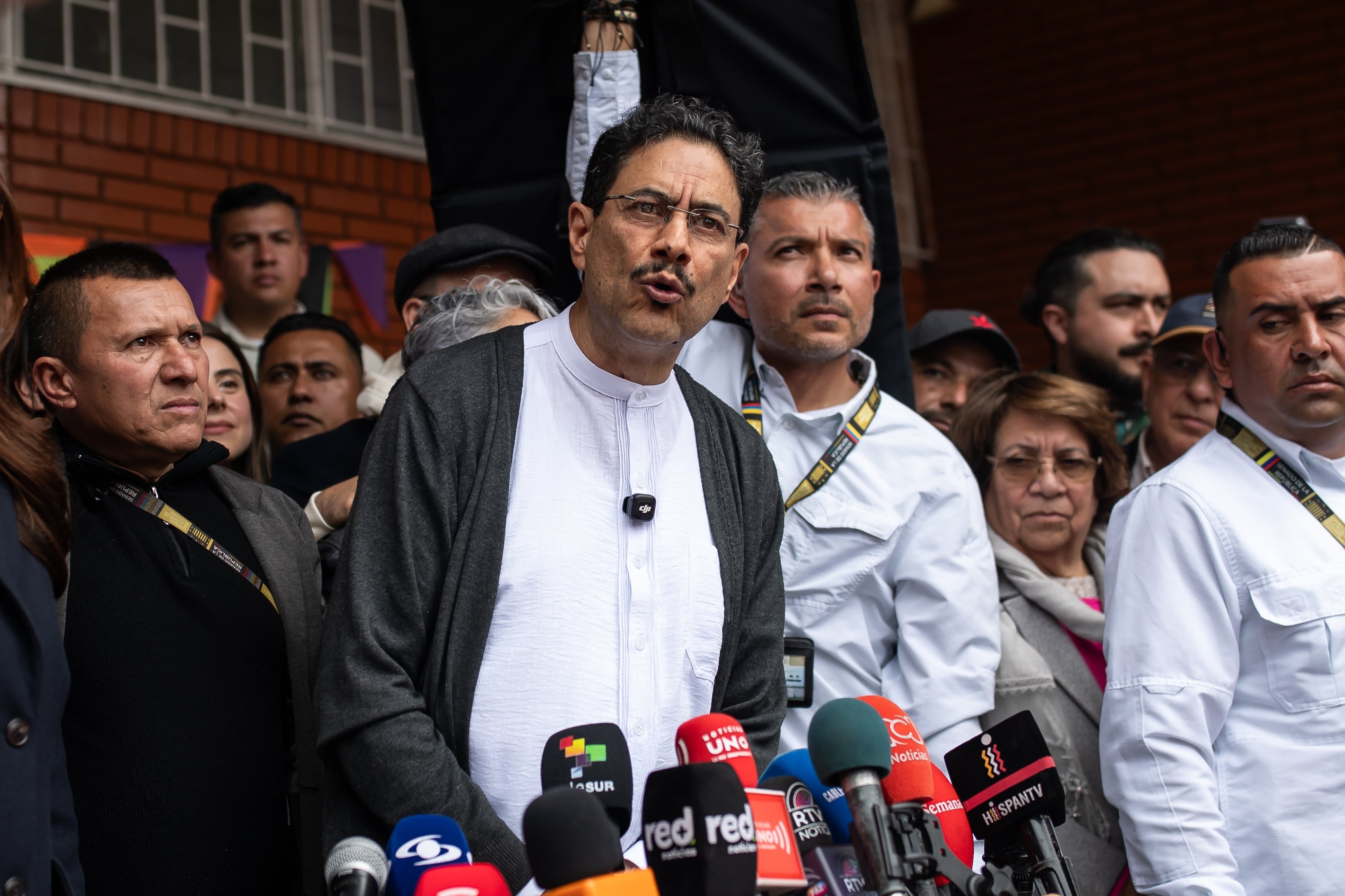 Iván Cepeda pone en duda los datos conocidos de la primera vuelta: “Solo nos pronunciaremos sobre los resultados cuando las comisiones escrutadoras aclaren nuestras dudas”