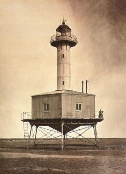 El faro de la Banya, en 1867, uno de los 150 elementos seleccionados.