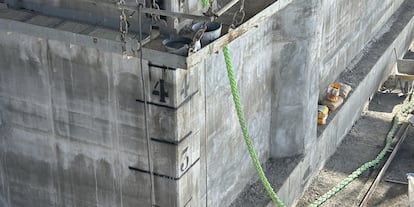 Hormigón de baja huella de carbono, fabricado con cemento tipo IIIA, utilizado por Acciona en la fabricación de los cajones de la ampliación de la nueva Terminal de Contenedores del Puerto de Cádiz.