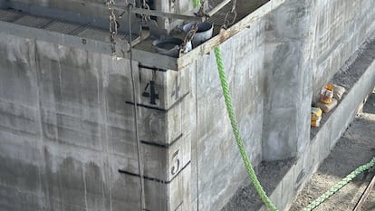 Hormigón de baja huella de carbono, fabricado con cemento tipo IIIA, utilizado por Acciona en la fabricación de los cajones de la ampliación de la nueva Terminal de Contenedores del Puerto de Cádiz.