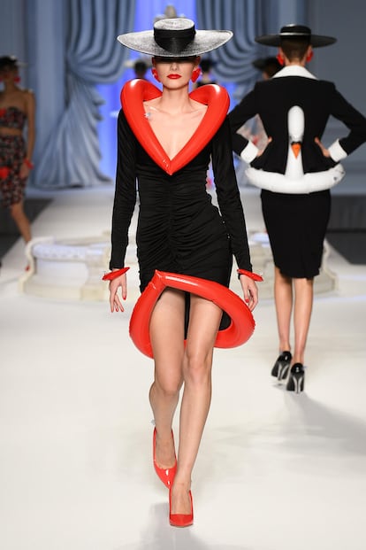 smag-moschino-s23-007