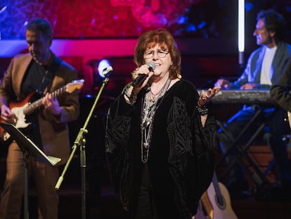 La cantante Maggie Reilly, en uno de los conciertos de la gira de Opus One con 'Tubular Bells', de Mike Oldfield.