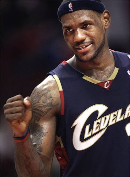 LeBron celebra la vcitoria ante los Bulls