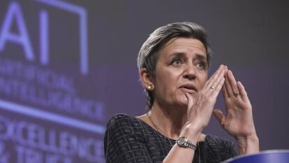 La vicepresidenta ejecutiva de la Comisión Europea, Margrethe Vestager, durante la presentación del reglamento europeo sobre inteligencia artificial.