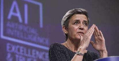 La vicepresidenta ejecutiva de la Comisión Europea, Margrethe Vestager, durante la presentación del reglamento europeo sobre inteligencia artificial.