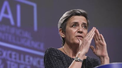 La vicepresidenta ejecutiva de la Comisión Europea, Margrethe Vestager, durante la presentación del reglamento europeo sobre inteligencia artificial.