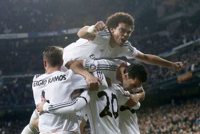 Jugadores del Real Madrid celebran un gol durante la ltima eliminatoria de Copa del Rey ante el Atltico.