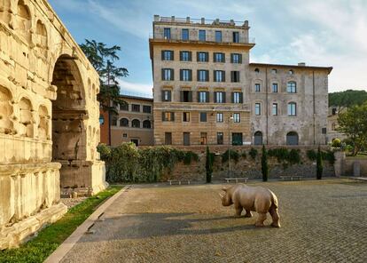 Exterior del nuevo hotel de Kike Sarasola, The Rooms of Rome Palazzo Rhinoceros, frente a los Foros Imperiales. |