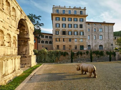 Exterior del nuevo hotel de Kike Sarasola, The Rooms of Rome Palazzo Rhinoceros, frente a los Foros Imperiales. |