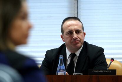 Jose Manuel Pinto Serrano, T&eacute;cnico de la Direcci&oacute;n General de Seguridad de la Comunidad de Madrid, durante su comparecencia en la Comisi&oacute;n de Investigaci&oacute;n sobre corrupci&oacute;n pol&iacute;tica en la comunidad. 