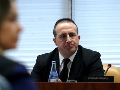 Jose Manuel Pinto Serrano, T&eacute;cnico de la Direcci&oacute;n General de Seguridad de la Comunidad de Madrid, durante su comparecencia en la Comisi&oacute;n de Investigaci&oacute;n sobre corrupci&oacute;n pol&iacute;tica en la comunidad. 