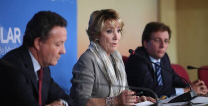 Esperanza Aguirre comparece en una rueda de prensa en diciembre de 2016.