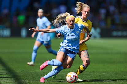 Partido de fútbol femenino entre el Manchester City y el Everton.