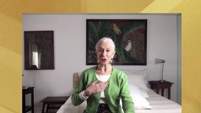 Otro soplo de aire fresco. No hay ni rastro de tonos crema en el dormitorio desde el que Helen Mirren, vestida de verde hoja y con la mano en el pecho, envía su mensaje de aliento a los espectadores de los Goya. Muros blancos, una cama, una pintura y una lámpara de lectura.
