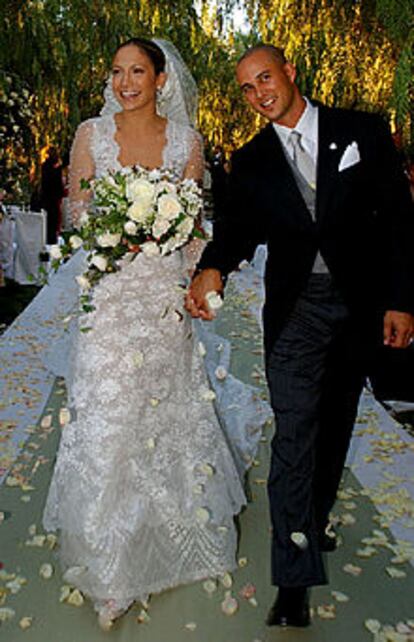 La actriz y cantante Jennifer López, con su nuevo marido, Cris Judd.