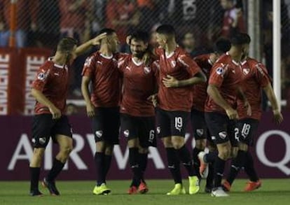 Jugadores de Independiente celebran el jueves pasado el triunfo ante Binacional de Perú, por la Copa Libertadores.