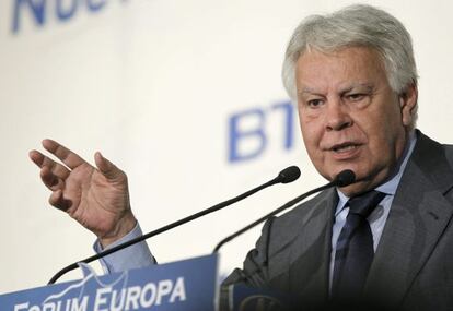 Former Prime Minister Felipe Gonz&aacute;lez takes part in a European forum in Madrid Friday. 