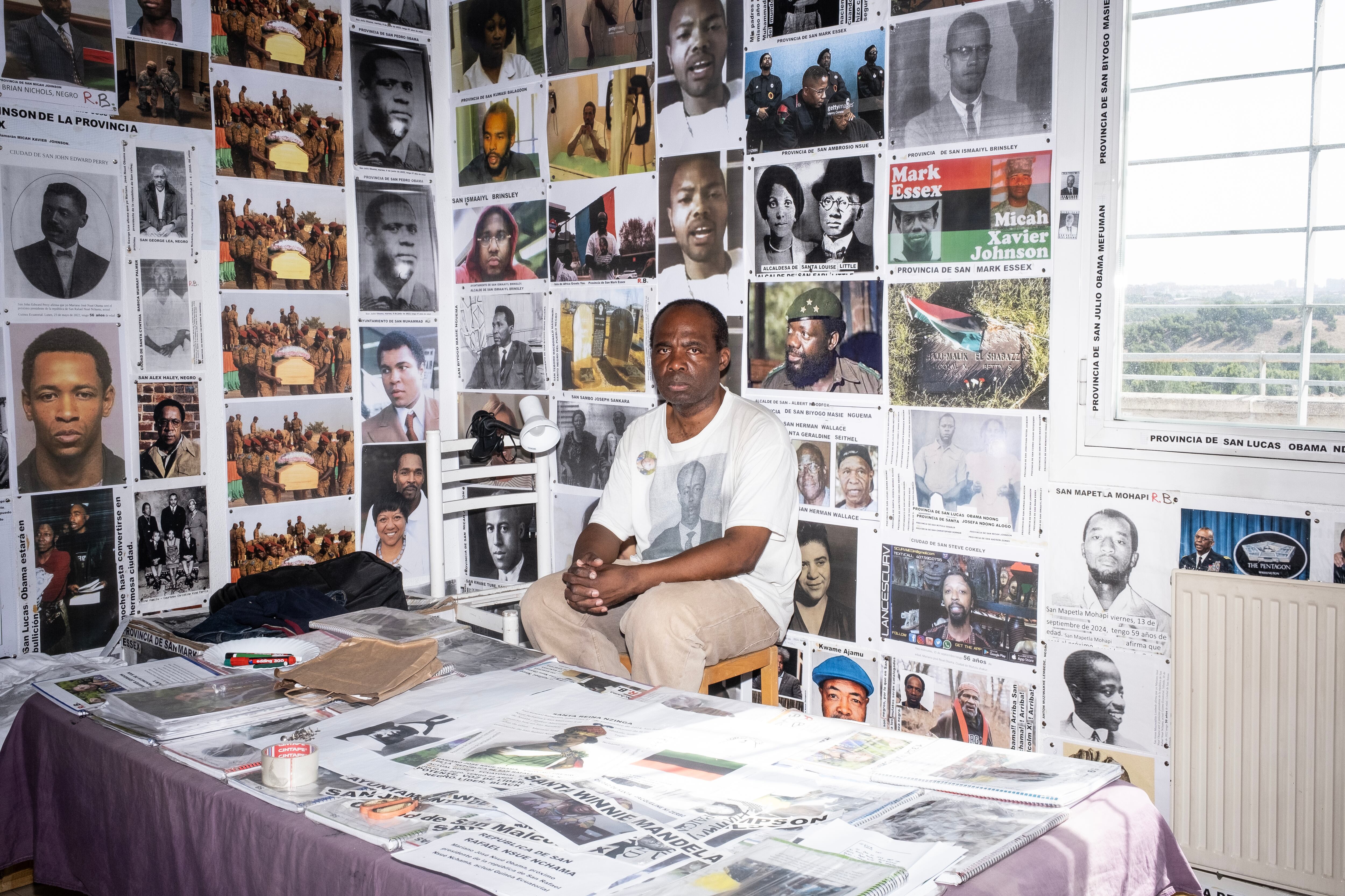 
Mariano José Nsué Obama en su casa de Villaverde. 
