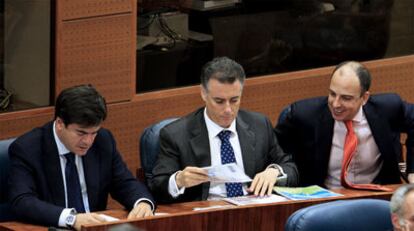 Los tres exdiputados del PP imputados en el <i>caso Gürtel,</i> Alfonso Bosch, el exconsejero Alberto López Viejo y el exportavoz popular, Benjamín Martín.
