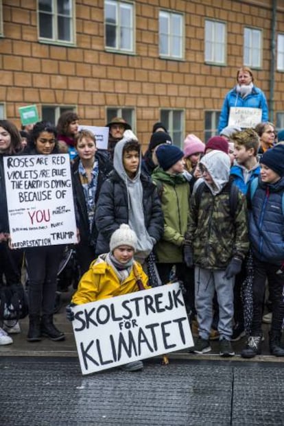 Protesta de estudiantes de secundaria contra el cambio climático, en Estocolmo (Suecia). 