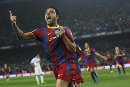 A la diez minutos, Xavi inauguró el marcador y empezó a dejar claro el festín que se iba a dar el Barça y la tortura que le quedaba al Madrid.