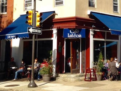 Terraza del caf&eacute; Lut&eacute;cia, en el centro de Filadelfia (Estados Unidos).