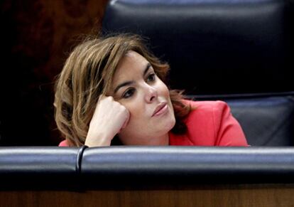 Soraya Sáenz de Santamaría, vicepresidenta del Gobierno de España, durante la exposición del presidente del Gobierno, Mariano Rajoy.