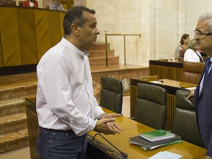 Jos&eacute; Antonio Castro con Manuel Jim&eacute;nez Barrios en el Parlamento.