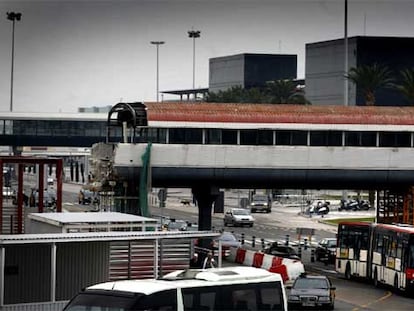 El bus y la lanzadera del aeropuerto de El Prat