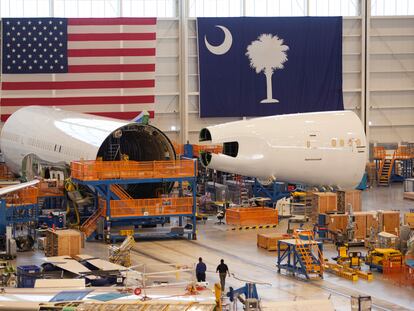 Ensamblaje de parte de un Boeing 787 Dreamliner en Carolina del Sur (Estados Unidos).