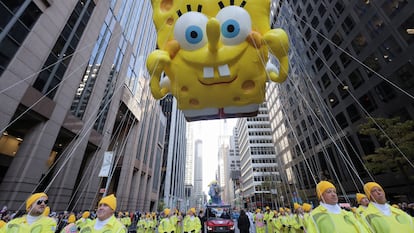 Spongebob squarepants balloon flies during the 96th Macy's Thanksgiving Day Parade in Manhattan, New York City, U.S., November 24, 2022. REUTERS/Andrew Kelly