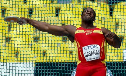 El atleta español Frank Casañas, durante la prueba clasificatoria de lanzamiento de disco de los Mundiales.