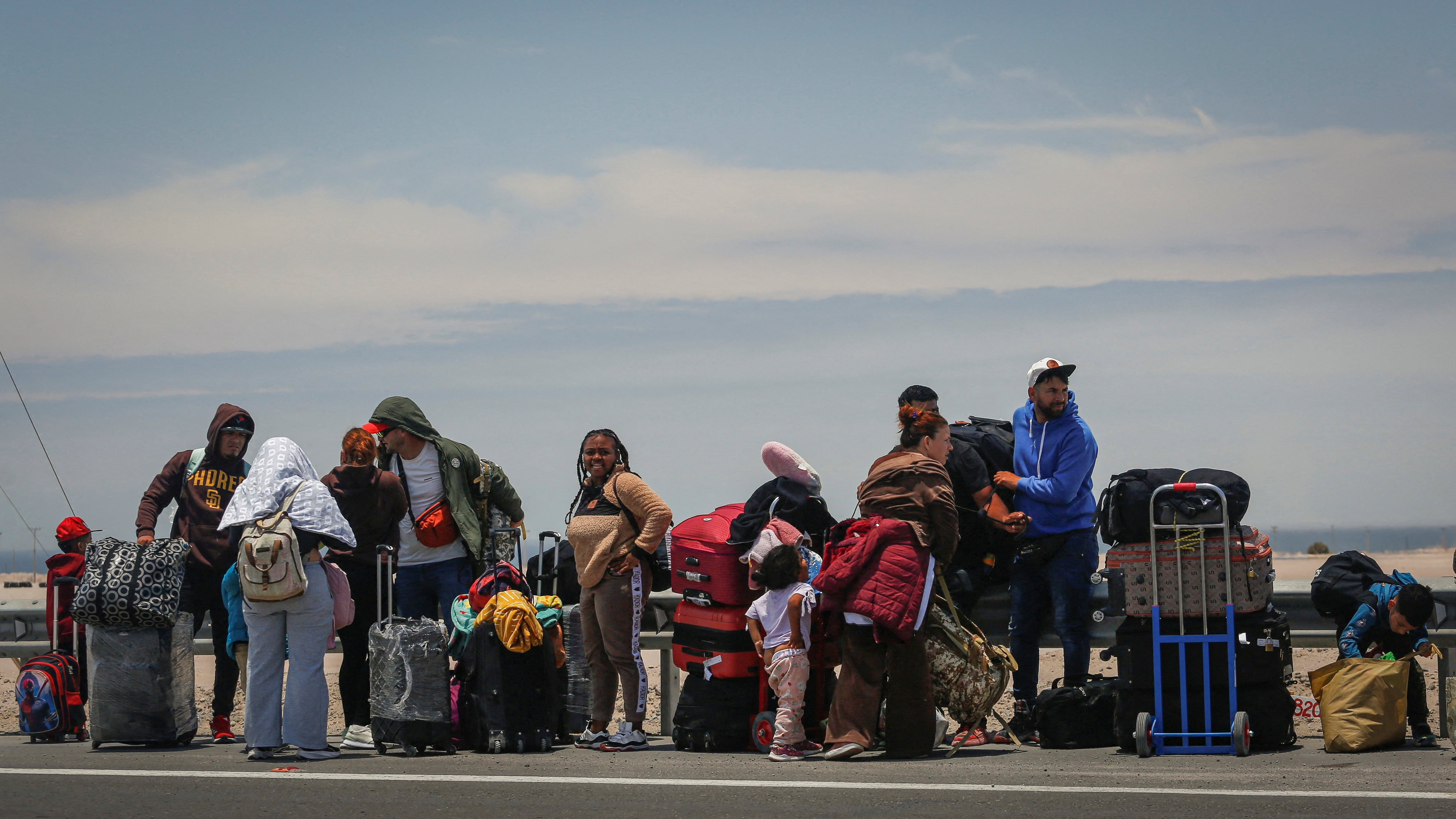 La crisis migratoria marca la recta final de la presidencial chilena entre Kast y Jara