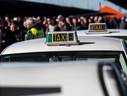 Exterior de la T4 del aeropuerto de Madrid-Barajas Adolfo Suárez durante la última huelga de taxistas.