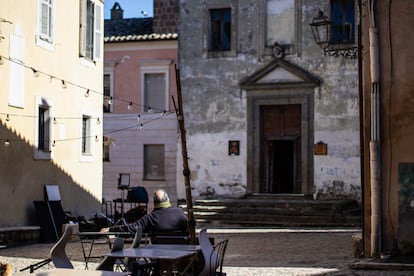 Plaza central de Calcata vecchia.