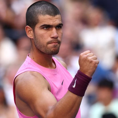 Tennis - U.S. Open - Flushing Meadows, New York, United States - August 31, 2025 Spain's Carlos Alcaraz celebrates winning his fourth round match against France's Arthur Rinderknech REUTERS/Kevin Lamarque